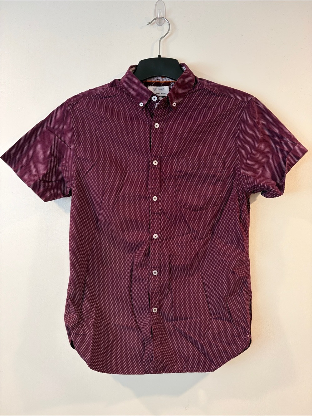 Short-Sleeve Button-Down Shirt in Burgundy